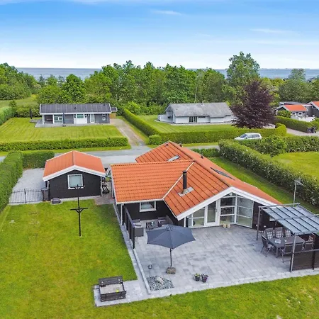 Dyrken - 200m From The Sea By Interhome Оттеруп